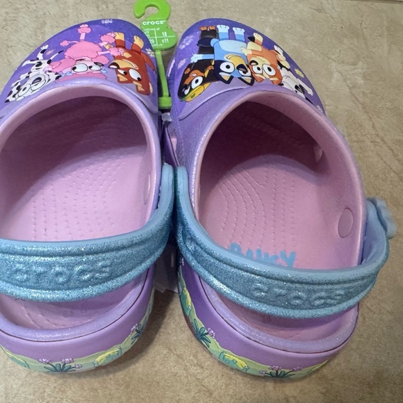 Crocs Bluey Friends Forever Classic Clog - Picture 5 of 8